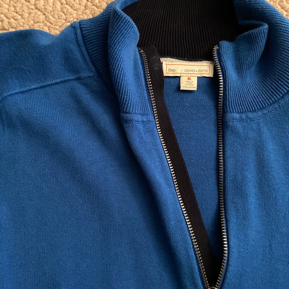 Official Gap Quarter Zip Pullover!